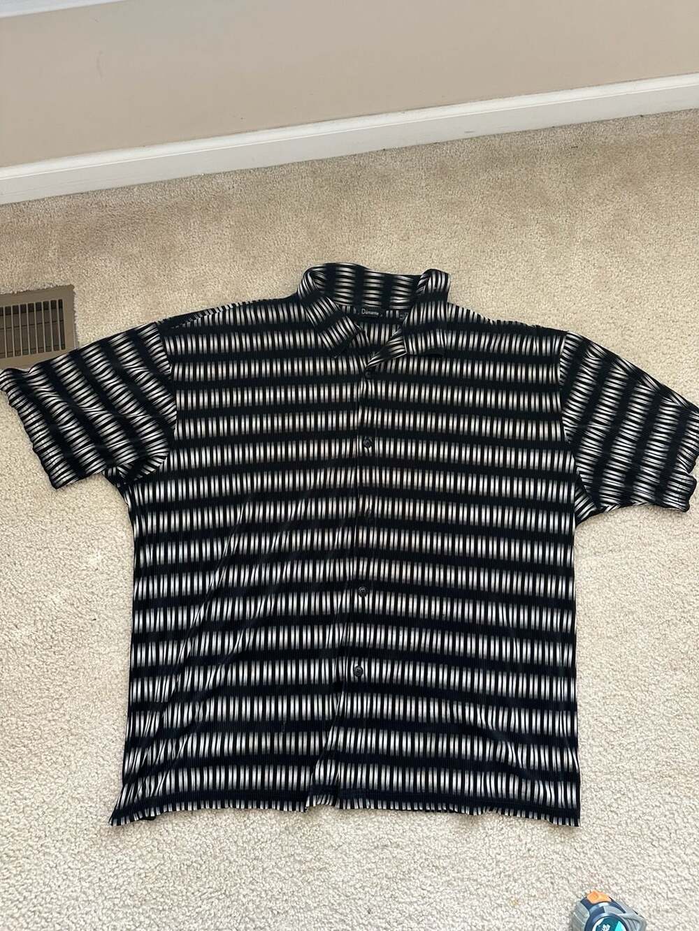 Damante Black and White Pleated Short Sleeve Button Shirt 2X